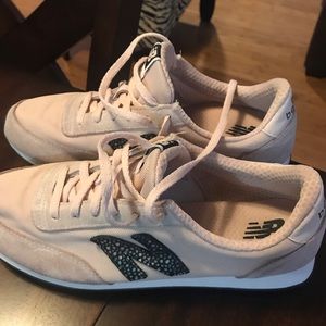 New Balance Women 410  Pink